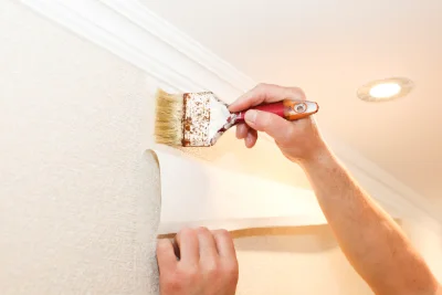 Pose de papier peint à Pradons — revêtements muraux et toiles de verre